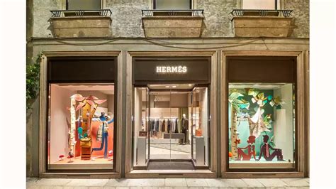 magazin hermes bucuresti|Hermés, al doilea cel mai valoros brand de lux din lume, va .